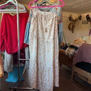 Storia Floral Cream Maxi Dress